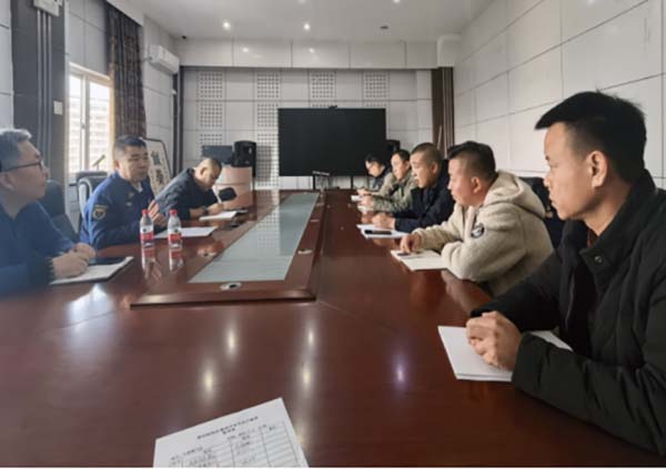 【望京丨动态】筑牢安全防线—消防支队亚运村大队赴望京医院开展在建项目消防安全检查